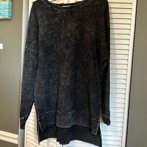 Zenana - Size L - Distressed Long Sleeved Shirt